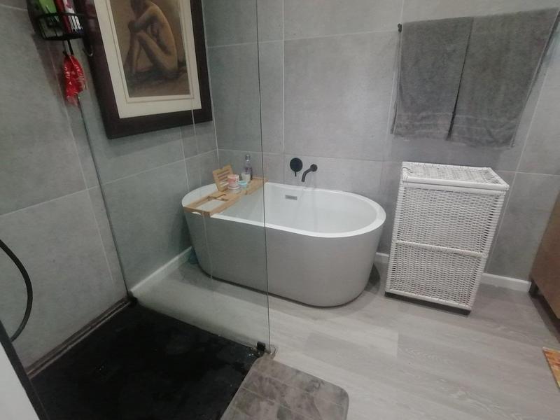 2 Bedroom Property for Sale in Bergsig Western Cape